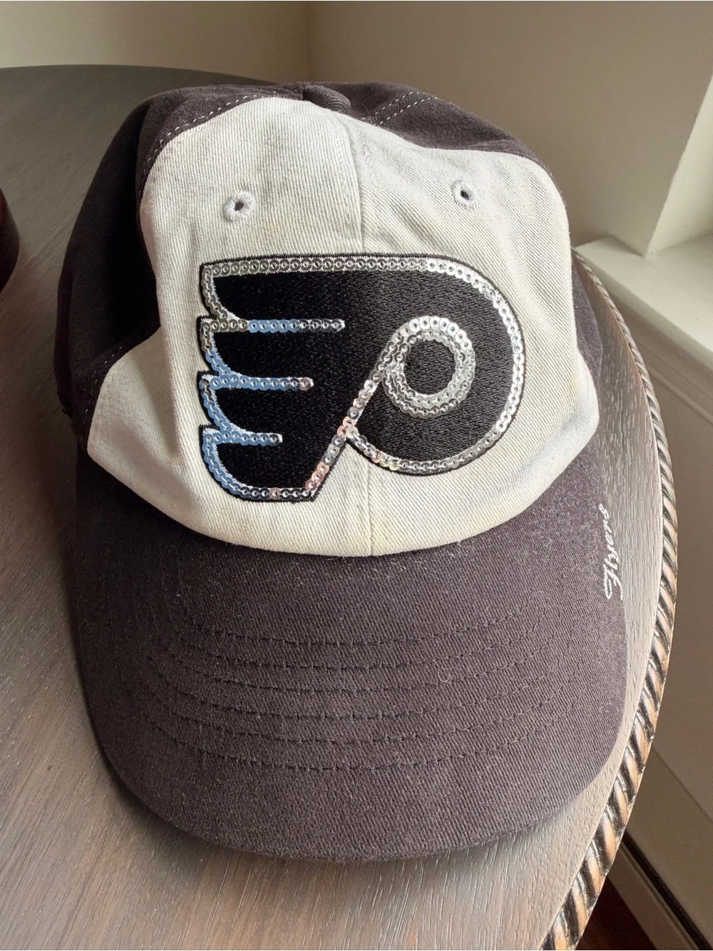 47 Brand Philadelphia Flyers NHL Hockey Women’s Sequined logo Hat Cap Adjustable